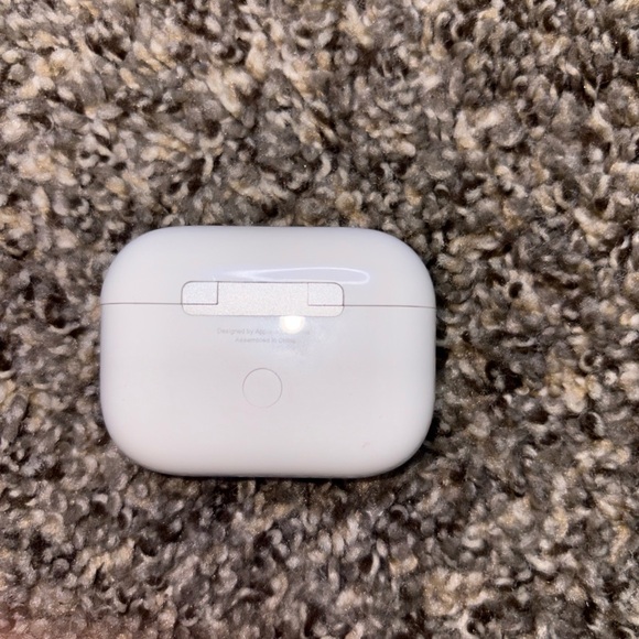 Apple White AirPods Pro - Picture 5 of 5